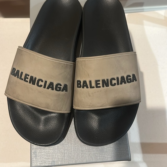Balenciaga Grey Slides - Picture 5 of 10